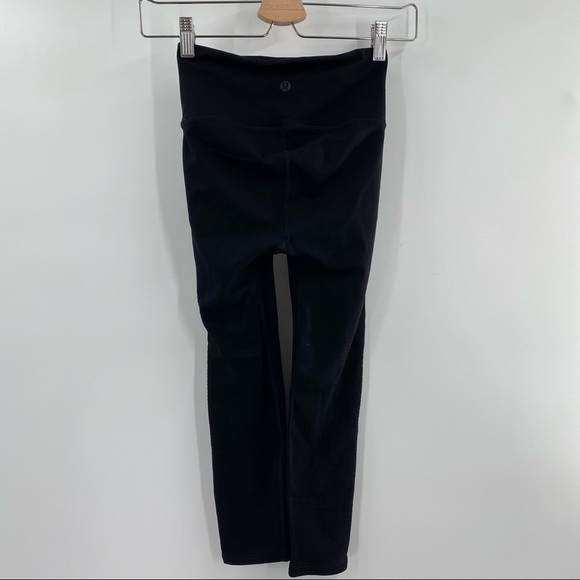 LULULEMON reveal crop interconnect 18” black - Picture 6 of 10